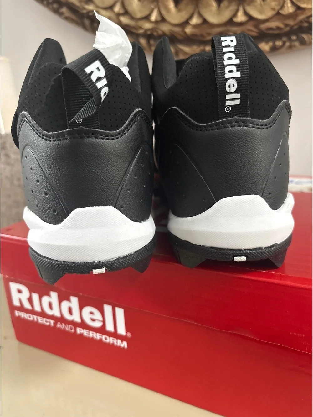 New Riddell Matador Mid Black Football Cleats Men's Size 9 Shoes